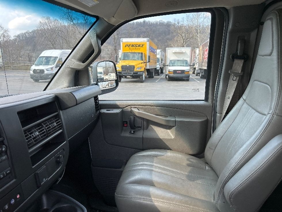 Cargo Van (Panel Van)-Light and Medium Duty Trucks-GMC-2022-Savana G23705-Middlefield-OH-81,015\n\t\tmiles-$ 35,250 - Image 18