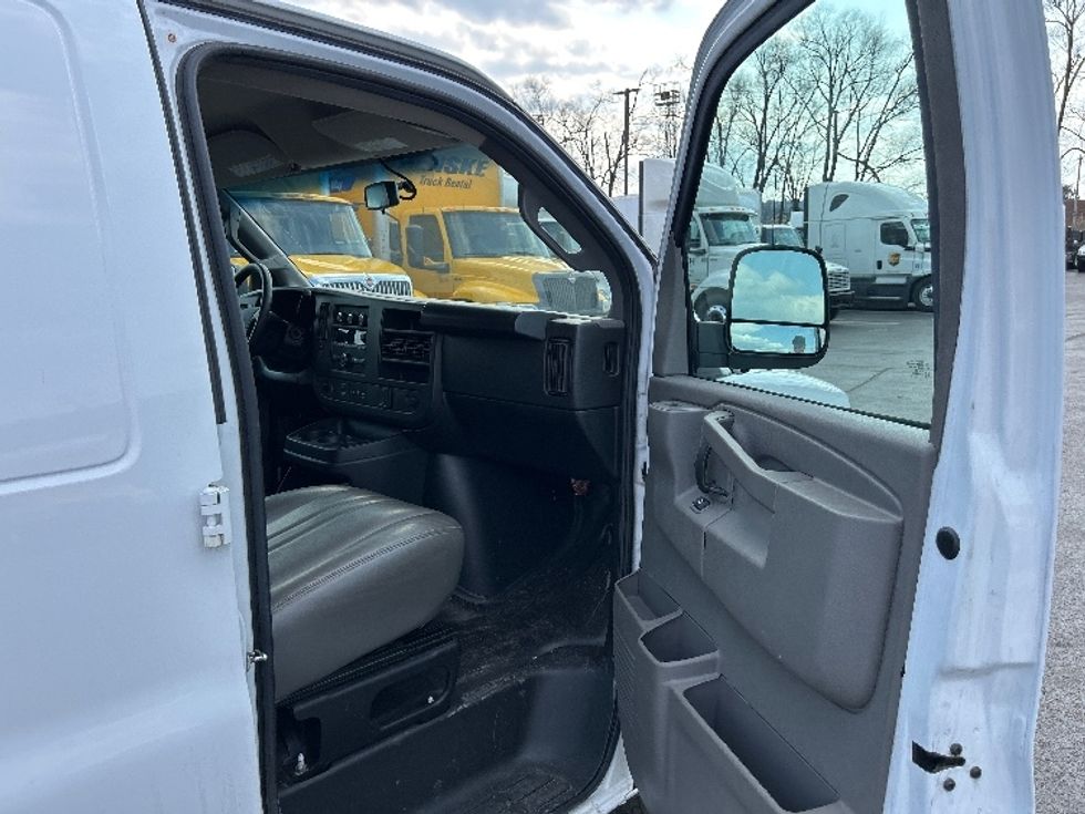 Cargo Van (Panel Van)-Light and Medium Duty Trucks-GMC-2022-Savana G23705-Middlefield-OH-81,015\n\t\tmiles-$ 35,250 - Image 19
