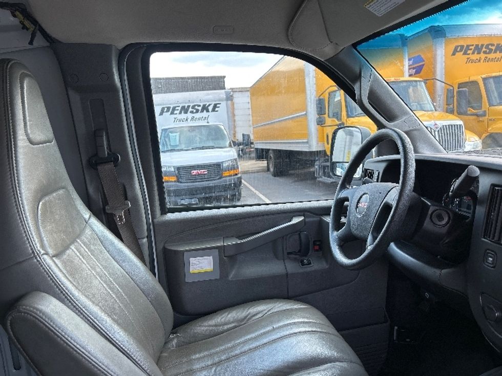 Cargo Van (Panel Van)-Light and Medium Duty Trucks-GMC-2022-Savana G23705-Middlefield-OH-81,015\n\t\tmiles-$ 35,250 - Image 21