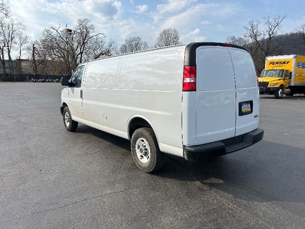 Cargo Van (Panel Van)-Light and Medium Duty Trucks-GMC-2022-Savana G23705-Middlefield-OH-81,015\n\t\tmiles-$ 35,250 - Image 6
