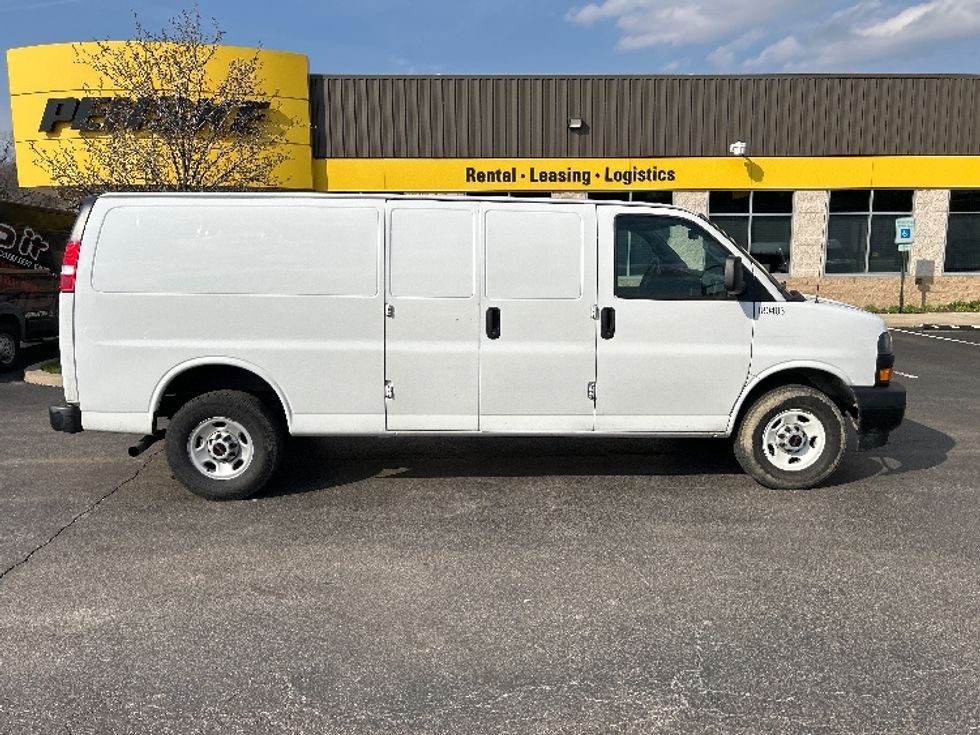 Cargo Van (Panel Van)-Light and Medium Duty Trucks-GMC-2022-Savana G23705-Pittsburgh-PA-109,864\n\t\tmiles-$ 29,750 - Image 14