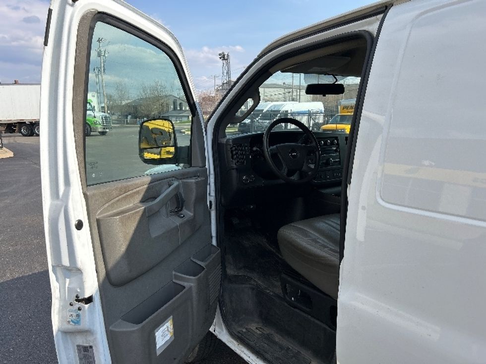 Cargo Van (Panel Van)-Light and Medium Duty Trucks-GMC-2022-Savana G23705-Pittsburgh-PA-109,864\n\t\tmiles-$ 29,750 - Image 15