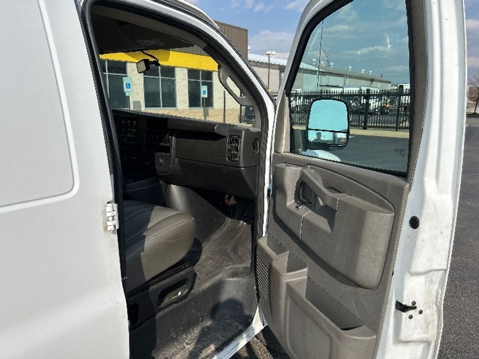 Cargo Van (Panel Van)-Light and Medium Duty Trucks-GMC-2022-Savana G23705-Pittsburgh-PA-109,864\n\t\tmiles-$ 29,750 - Image 19