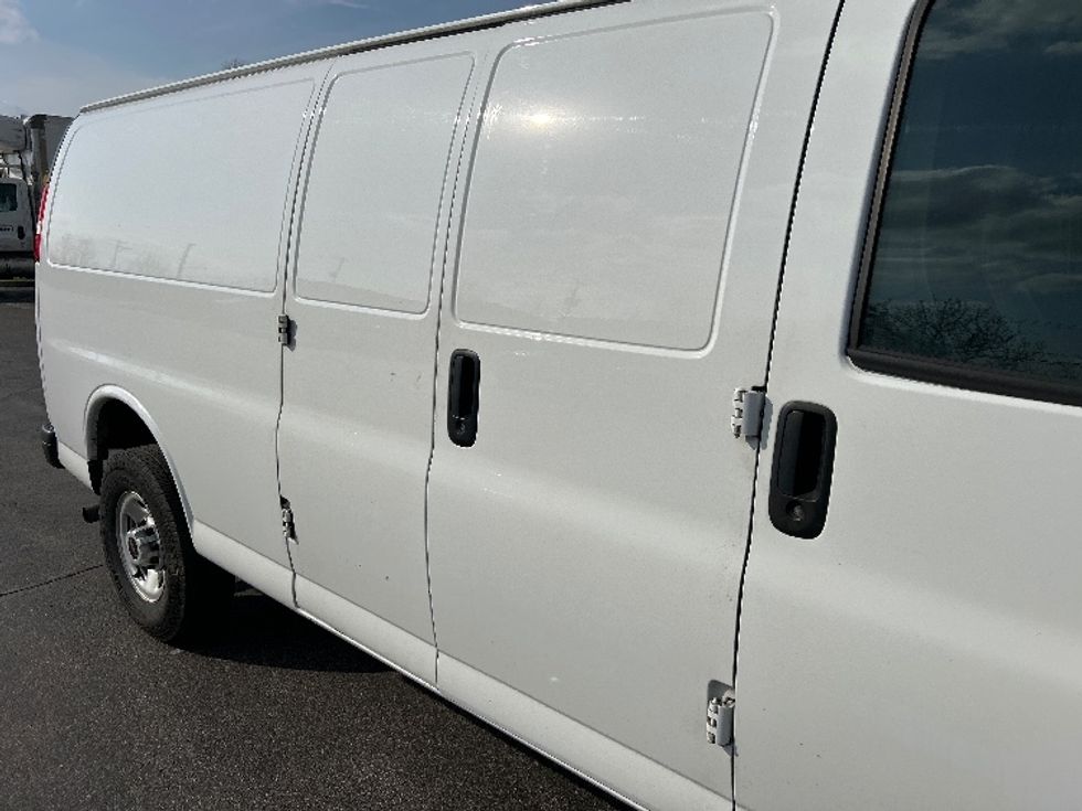 Cargo Van (Panel Van)-Light and Medium Duty Trucks-GMC-2022-Savana G23705-Pittsburgh-PA-109,864\n\t\tmiles-$ 29,750 - Image 24