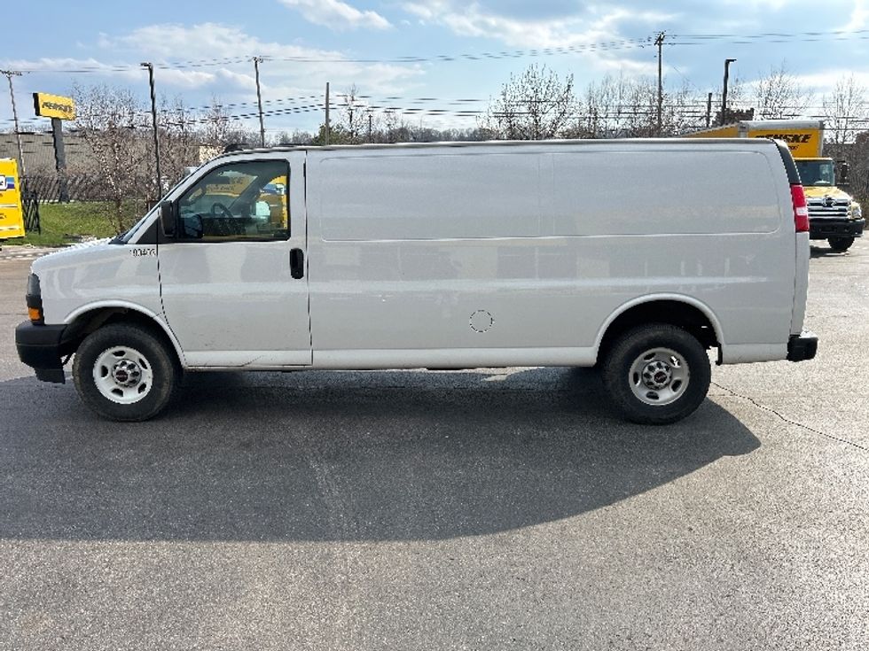 Cargo Van (Panel Van)-Light and Medium Duty Trucks-GMC-2022-Savana G23705-Pittsburgh-PA-109,864\n\t\tmiles-$ 29,750 - Image 4