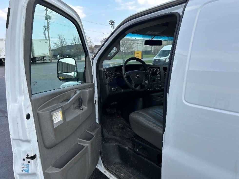 Cargo Van (Panel Van)-Light and Medium Duty Trucks-GMC-2022-Savana G23705-Pittsburgh-PA-70,367\n\t\tmiles-$ 33,750 - Image 15