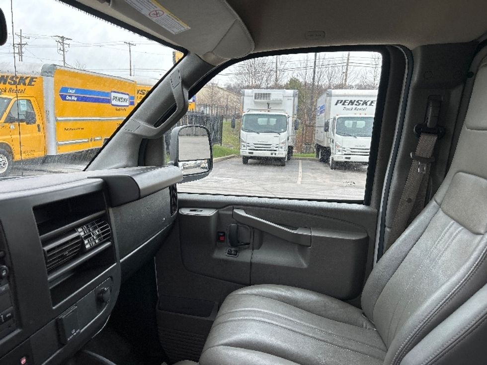 Cargo Van (Panel Van)-Light and Medium Duty Trucks-GMC-2022-Savana G23705-Pittsburgh-PA-94,488\n\t\tmiles-$ 31,500 - Image 18