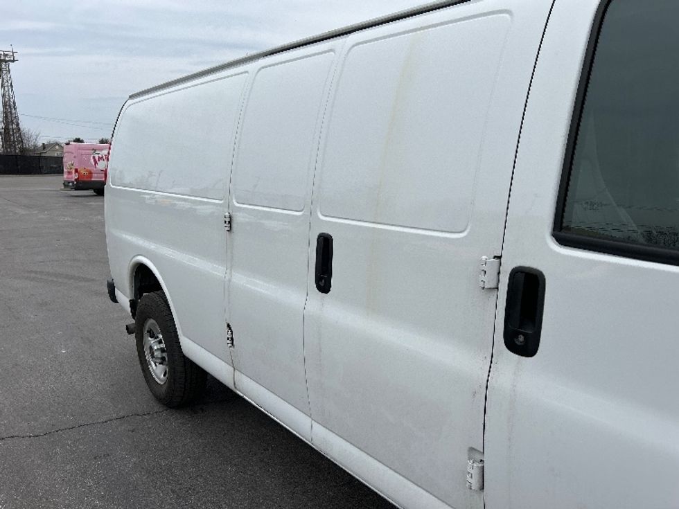 Cargo Van (Panel Van)-Light and Medium Duty Trucks-GMC-2022-Savana G23705-Pittsburgh-PA-94,488\n\t\tmiles-$ 31,500 - Image 24