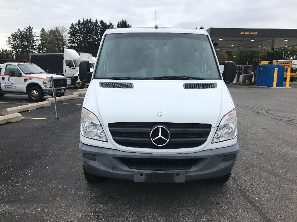 Cargo Van (Panel Van)-Light and Medium Duty Trucks-Mercedes-2010-Sprinter-Pewaukee-WI-195,123\n\t\tmiles-$ 8,500 - Image 2