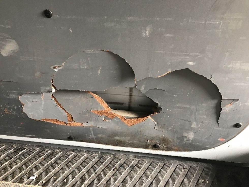 Cargo Van (Panel Van)-Light and Medium Duty Trucks-Mercedes-2010-Sprinter-Pewaukee-WI-195,123\n\t\tmiles-$ 8,500 - Image 26