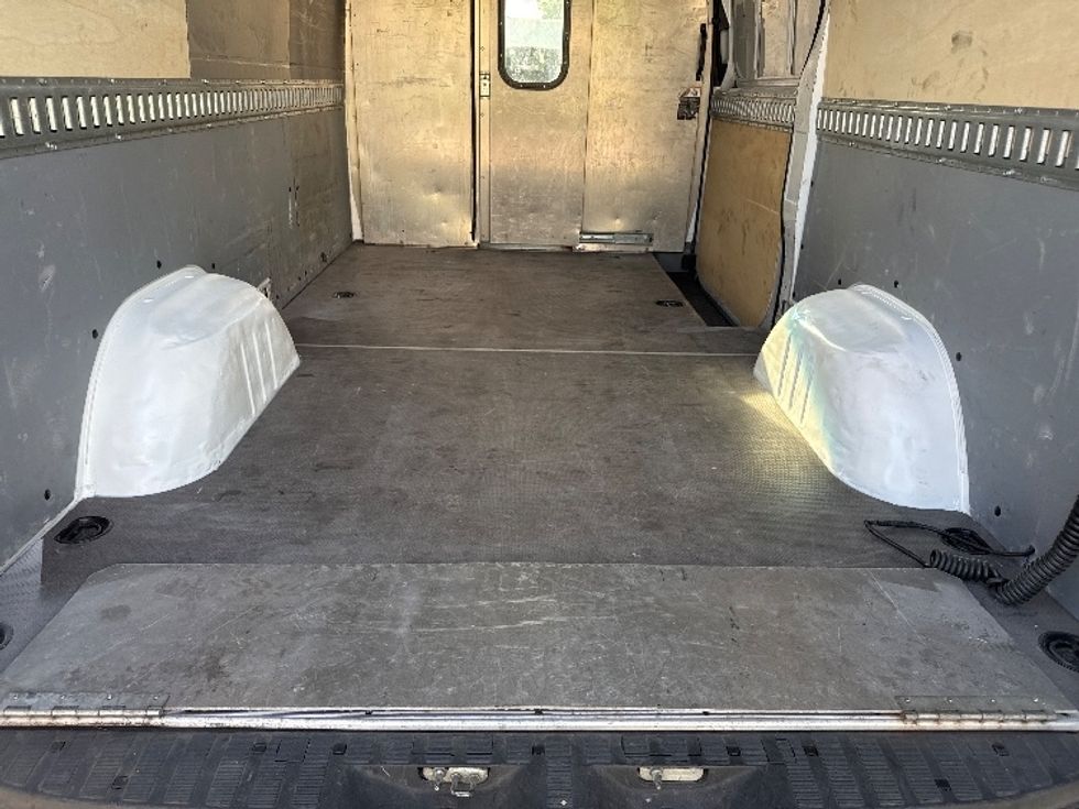 Cargo Van (Panel Van)-Light and Medium Duty Trucks-Mercedes-2018-Sprinter-Medley-FL-162,425\n\t\tmiles-$ 31,500 - Image 10