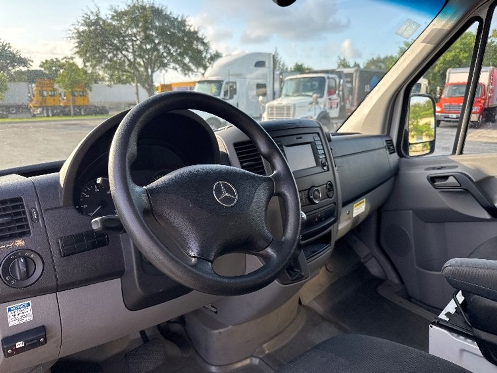 Cargo Van (Panel Van)-Light and Medium Duty Trucks-Mercedes-2018-Sprinter-Medley-FL-162,425\n\t\tmiles-$ 31,500 - Image 17