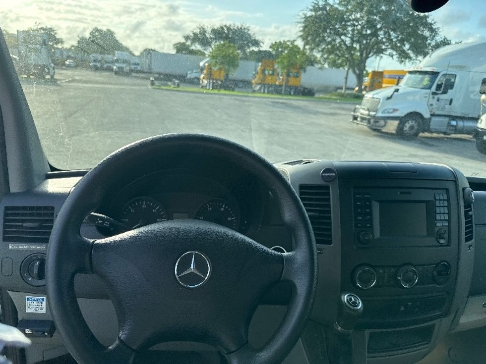 Cargo Van (Panel Van)-Light and Medium Duty Trucks-Mercedes-2018-Sprinter-Medley-FL-162,425\n\t\tmiles-$ 31,500 - Image 18