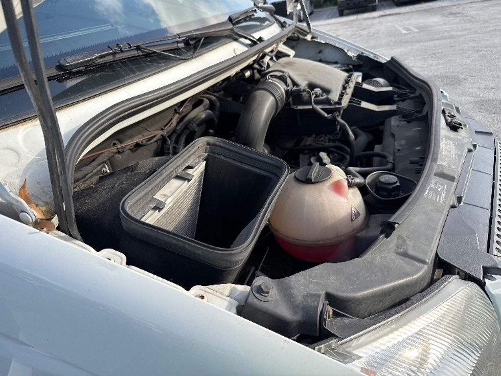 Cargo Van (Panel Van)-Light and Medium Duty Trucks-Mercedes-2018-Sprinter-Medley-FL-162,425\n\t\tmiles-$ 31,500 - Image 23