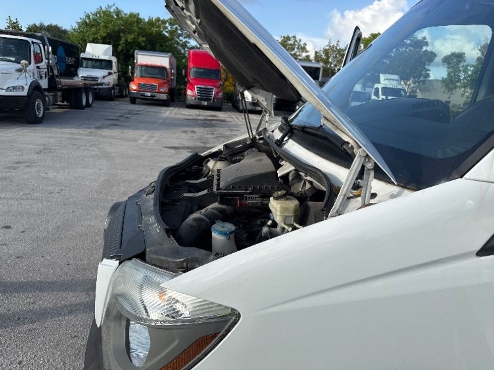 Cargo Van (Panel Van)-Light and Medium Duty Trucks-Mercedes-2018-Sprinter-Medley-FL-162,425\n\t\tmiles-$ 31,500 - Image 24