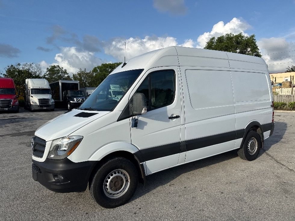 Cargo Van (Panel Van)-Light and Medium Duty Trucks-Mercedes-2018-Sprinter-Medley-FL-162,425\n\t\tmiles-$ 31,500 - Image 3