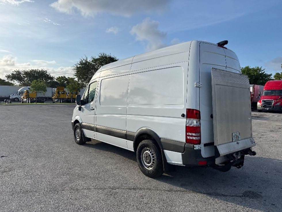 Cargo Van (Panel Van)-Light and Medium Duty Trucks-Mercedes-2018-Sprinter-Medley-FL-162,425\n\t\tmiles-$ 31,500 - Image 6