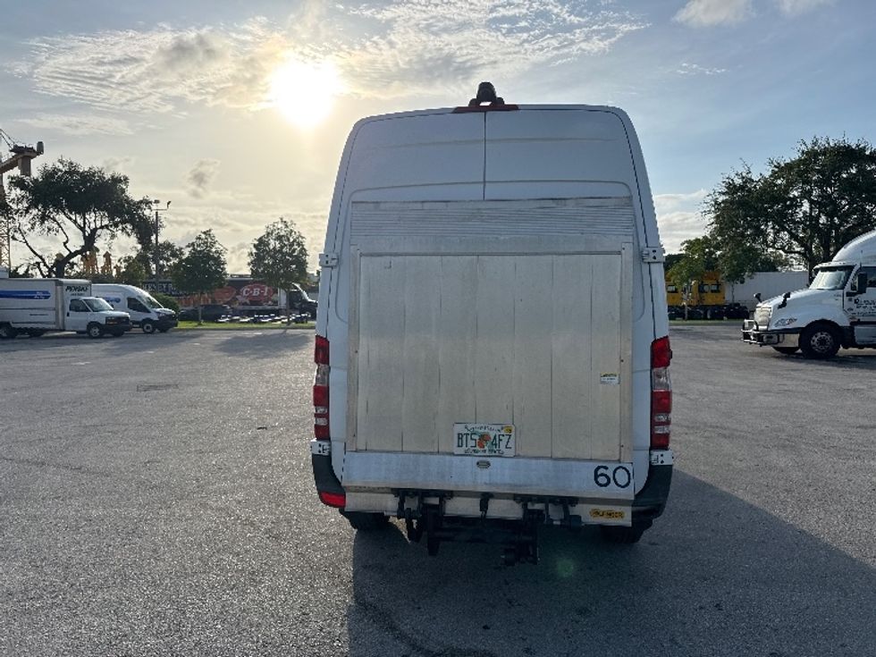 Cargo Van (Panel Van)-Light and Medium Duty Trucks-Mercedes-2018-Sprinter-Medley-FL-162,425\n\t\tmiles-$ 31,500 - Image 7