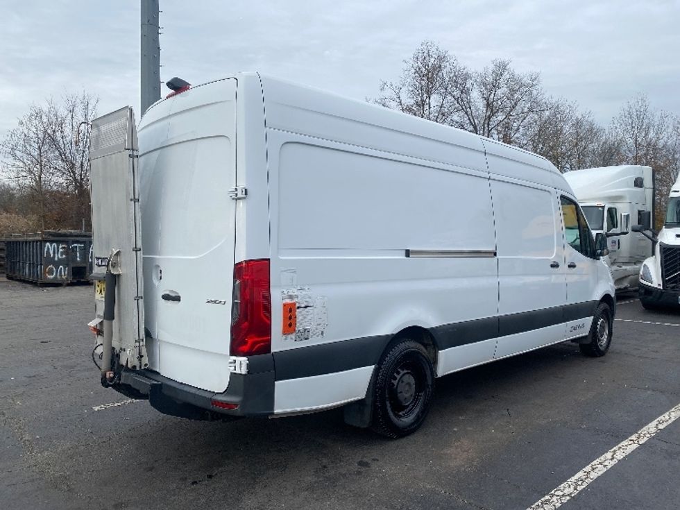 Cargo Van (Panel Van)-Light and Medium Duty Trucks-Mercedes-2019-Sprinter-Parsippany-NJ-116,948\n\t\tmiles-$ 37,500 - Image 13