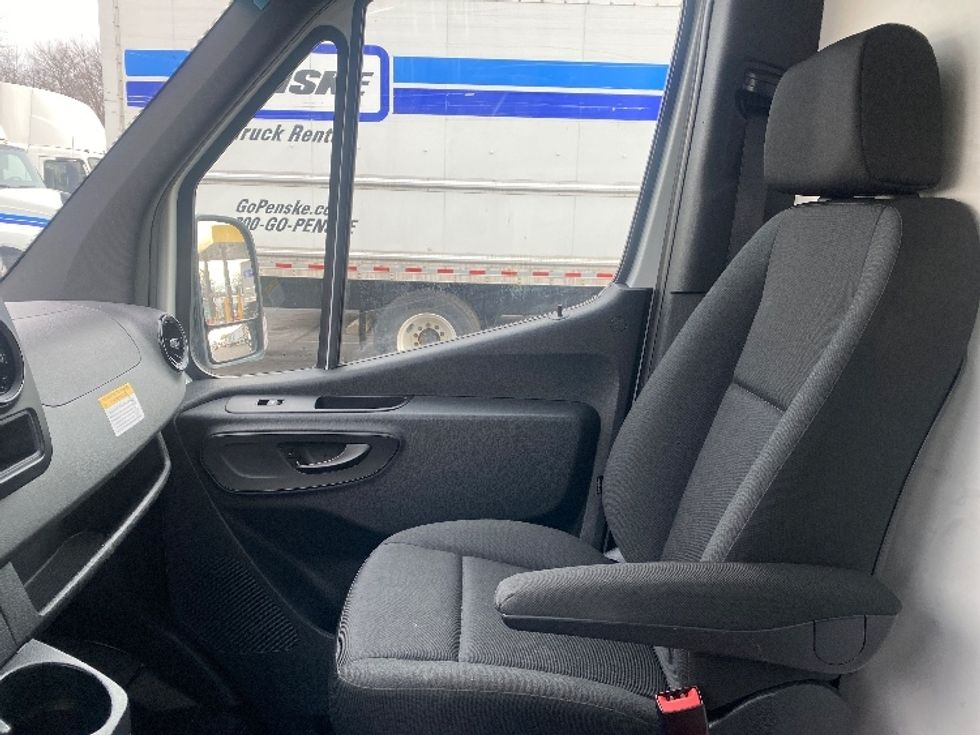 Cargo Van (Panel Van)-Light and Medium Duty Trucks-Mercedes-2019-Sprinter-Parsippany-NJ-116,948\n\t\tmiles-$ 37,500 - Image 19