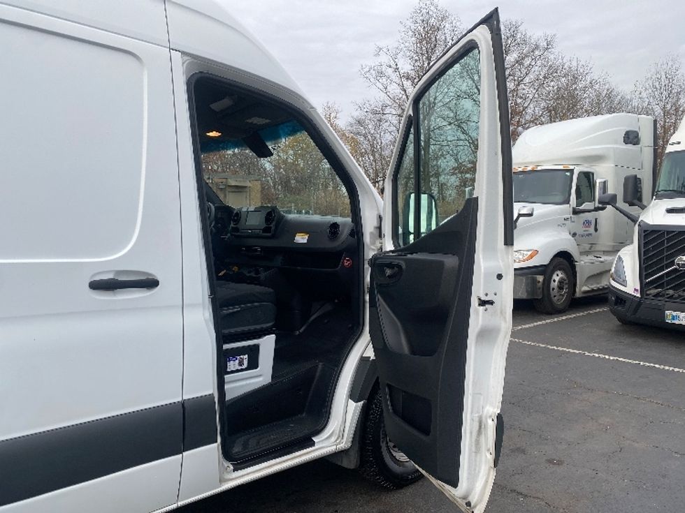 Cargo Van (Panel Van)-Light and Medium Duty Trucks-Mercedes-2019-Sprinter-Parsippany-NJ-116,948\n\t\tmiles-$ 37,500 - Image 20