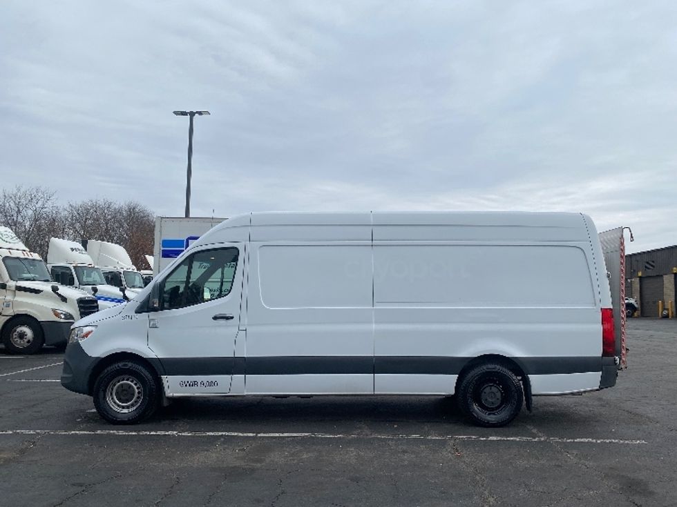 Cargo Van (Panel Van)-Light and Medium Duty Trucks-Mercedes-2019-Sprinter-Parsippany-NJ-116,948\n\t\tmiles-$ 37,500 - Image 4