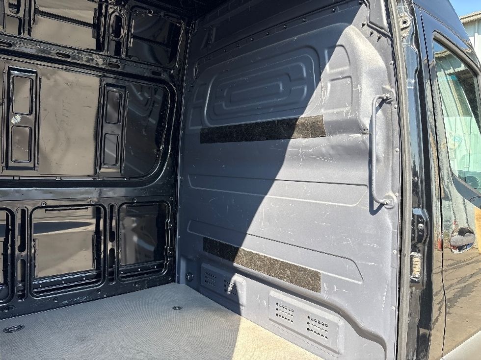 Cargo Van (Panel Van)-Light and Medium Duty Trucks-Mercedes-2020-Sprinter-West Sacramento-CA-40,299\n\t\tmiles-$ 40,000 - Image 25