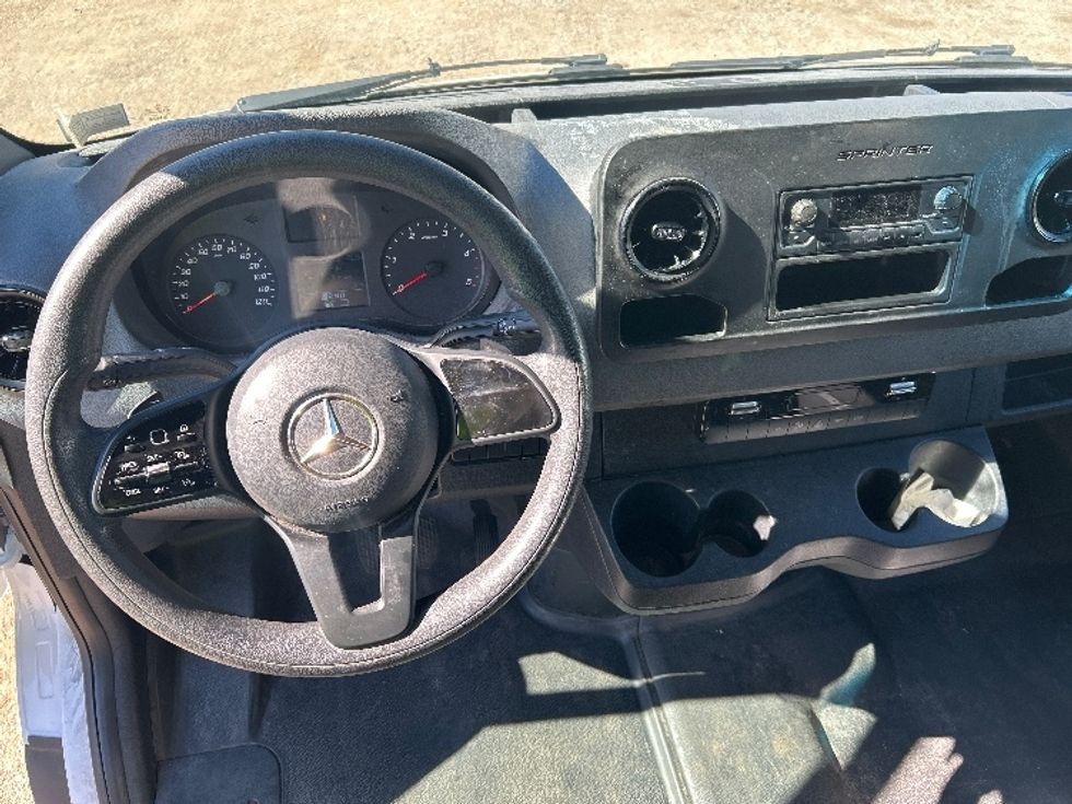 Cargo Van (Panel Van)-Light and Medium Duty Trucks-Mercedes-2021-Sprinter-East Chicago-IN-82,123\n\t\tmiles-$ 41,500 - Image 15
