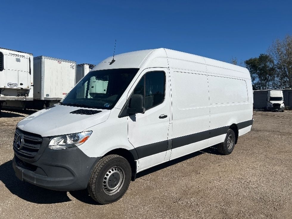 Cargo Van (Panel Van)-Light and Medium Duty Trucks-Mercedes-2021-Sprinter-East Chicago-IN-82,123\n\t\tmiles-$ 41,500 - Image 3
