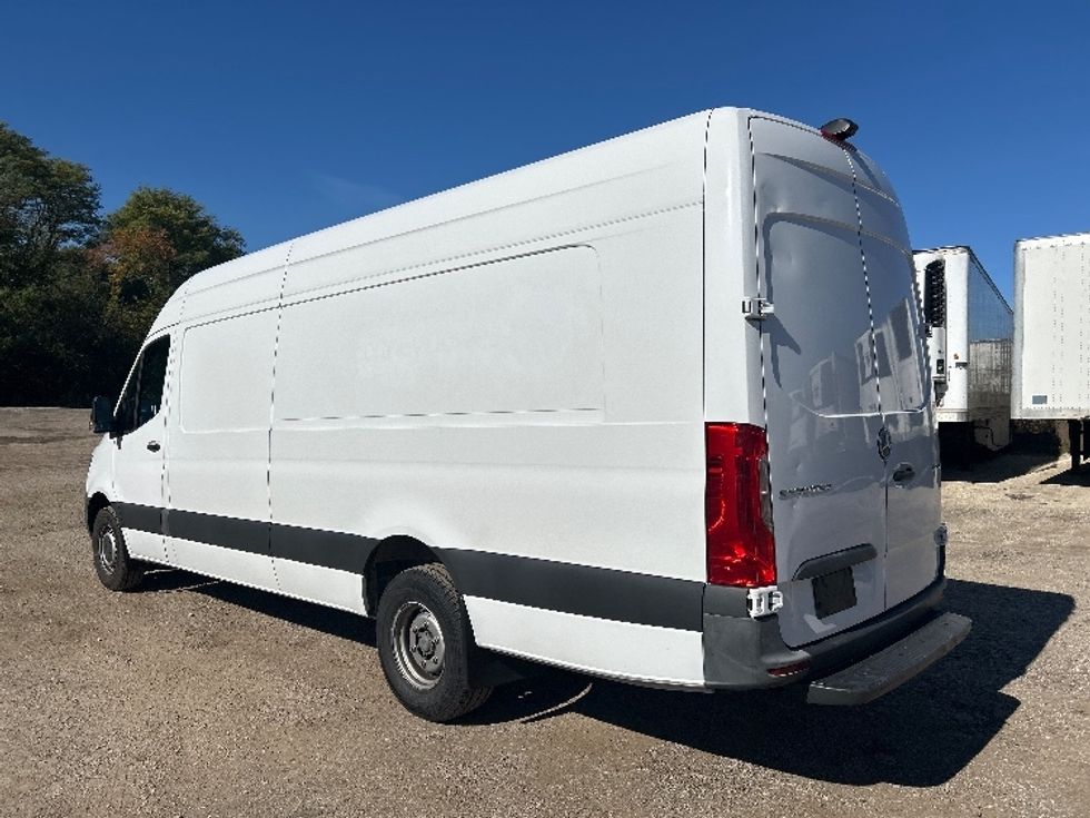 Cargo Van (Panel Van)-Light and Medium Duty Trucks-Mercedes-2021-Sprinter-East Chicago-IN-82,123\n\t\tmiles-$ 41,500 - Image 5
