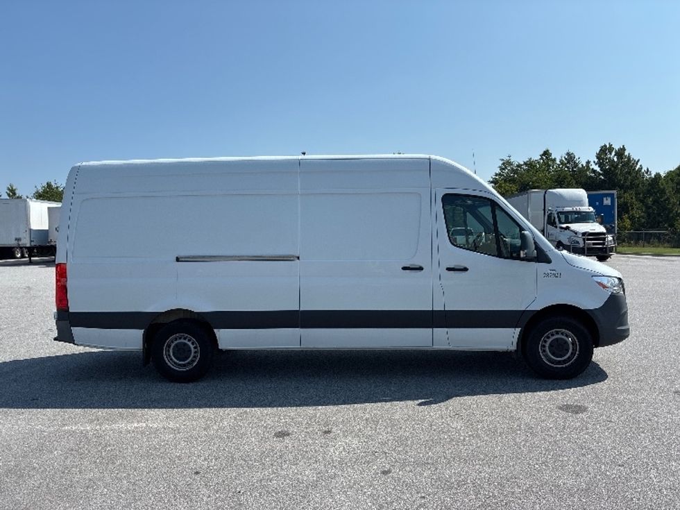 Cargo Van (Panel Van)-Light and Medium Duty Trucks-Mercedes-2022-Sprinter-Concord-NC-130,055\n\t\tmiles-$ 35,750 - Image 15