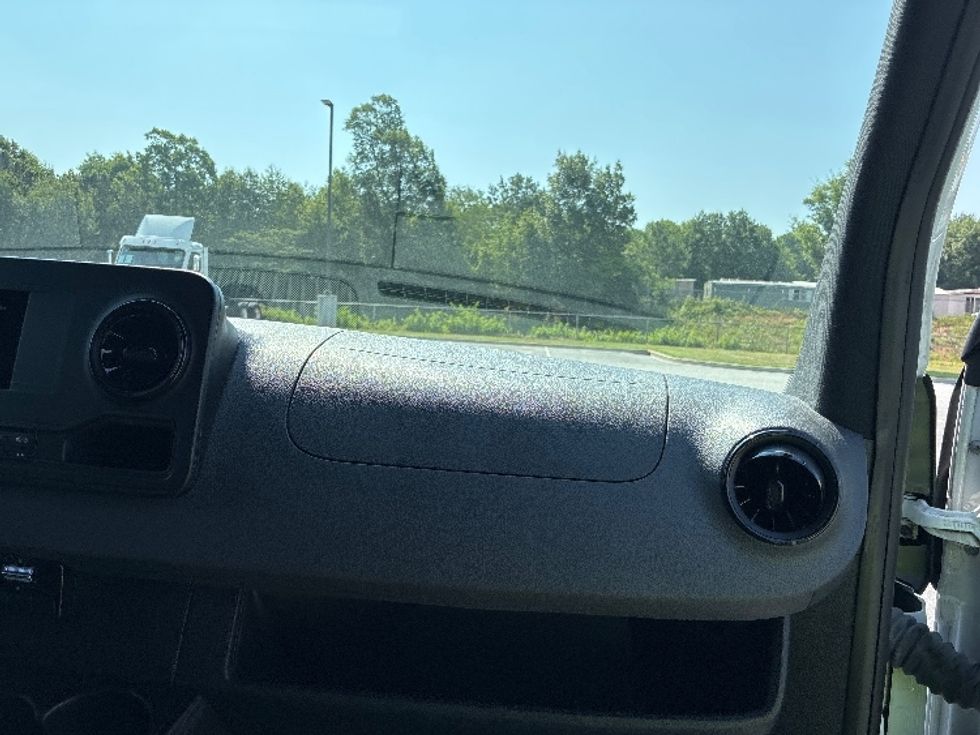 Cargo Van (Panel Van)-Light and Medium Duty Trucks-Mercedes-2022-Sprinter-Concord-NC-130,055\n\t\tmiles-$ 35,750 - Image 21