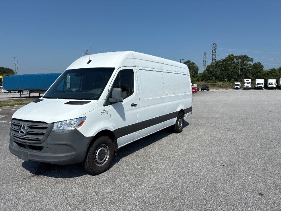Cargo Van (Panel Van)-Light and Medium Duty Trucks-Mercedes-2022-Sprinter-Concord-NC-130,055\n\t\tmiles-$ 35,750 - Image 3