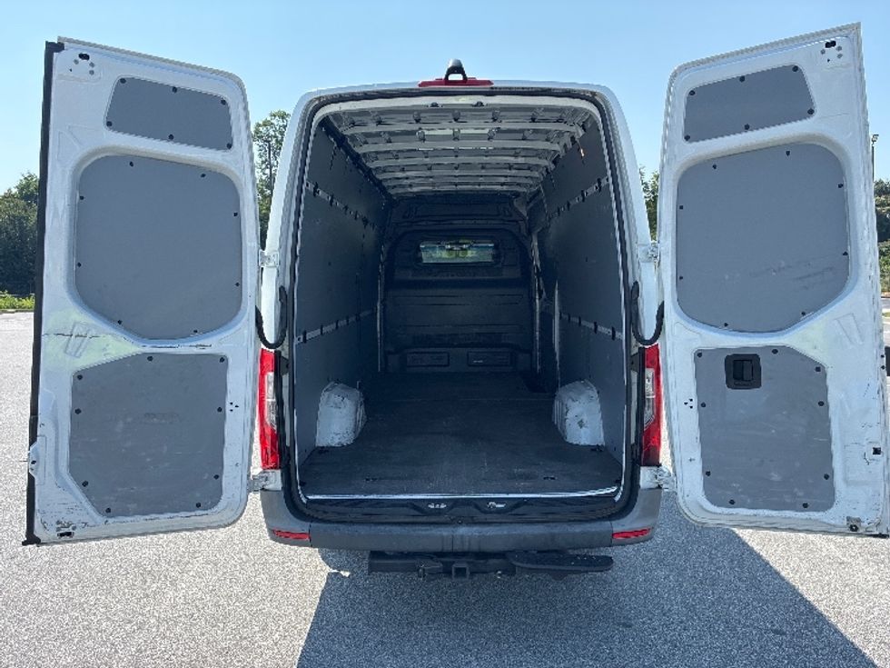 Cargo Van (Panel Van)-Light and Medium Duty Trucks-Mercedes-2022-Sprinter-Concord-NC-130,055\n\t\tmiles-$ 35,750 - Image 8