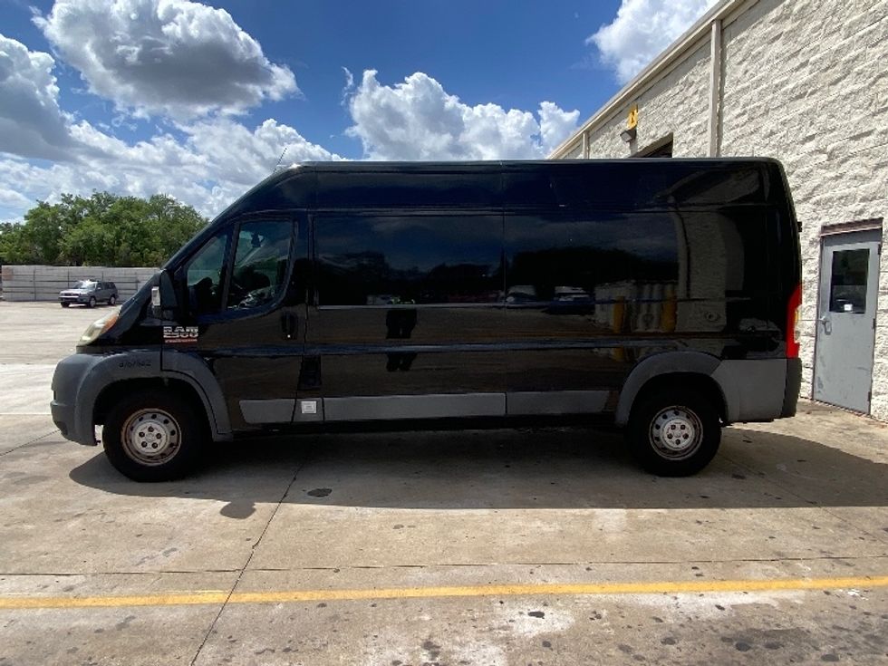 Cargo Van (Panel Van)-Light and Medium Duty Trucks-RAM-2017-2500-Orlando-FL-215,259\n\t\tmiles-$ 7,000 - Image 4