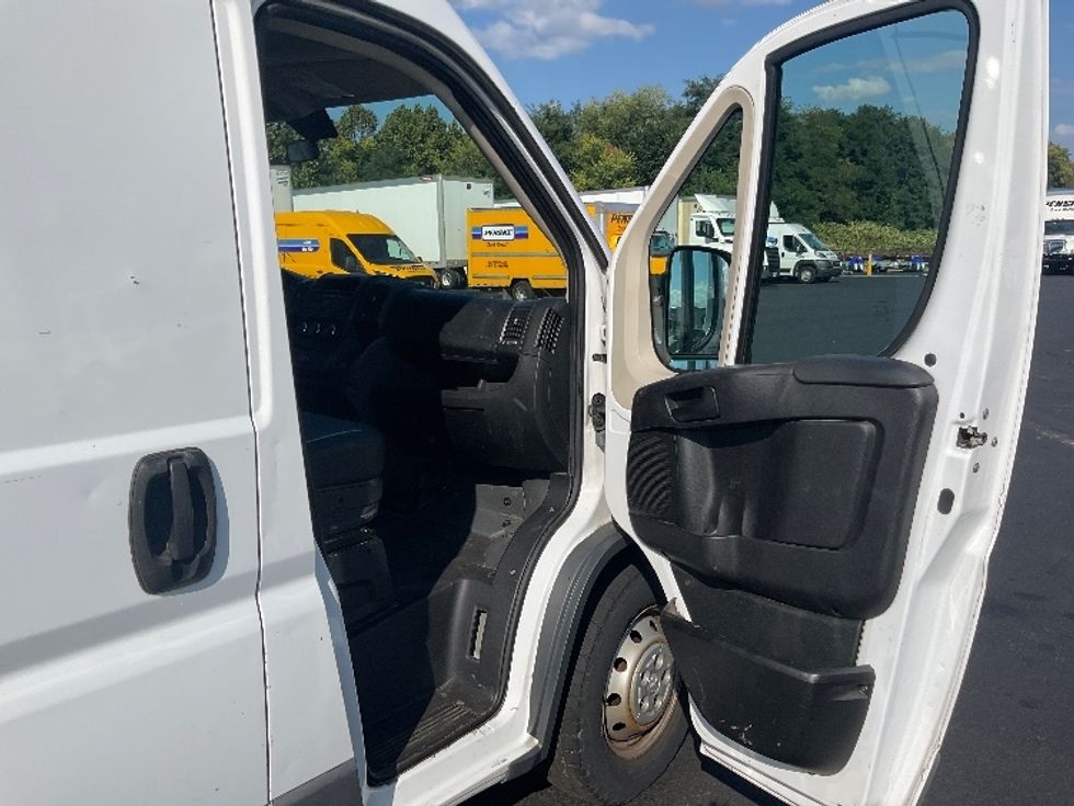 Cargo Van (Panel Van)-Light and Medium Duty Trucks-RAM-2017-PROMASTR-Pittsburgh-PA-159,037\n\t\tmiles-$ 8,250 - Image 18