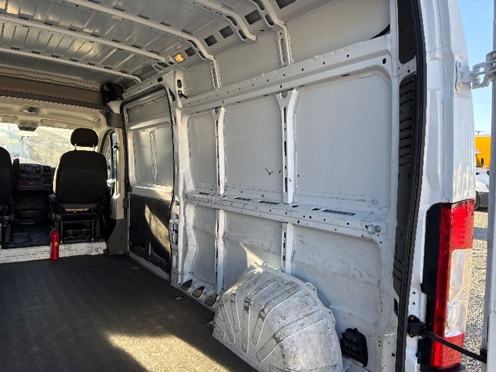 Cargo Van (Panel Van)-Light and Medium Duty Trucks-RAM-2021-PROMASTR-West Sacramento-CA-88,432\n\t\tmiles-$ 26,000 - Image 11
