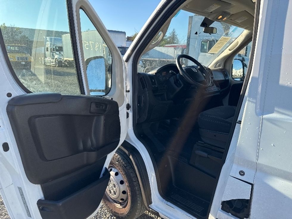 Cargo Van (Panel Van)-Light and Medium Duty Trucks-RAM-2021-PROMASTR-West Sacramento-CA-88,432\n\t\tmiles-$ 26,000 - Image 14