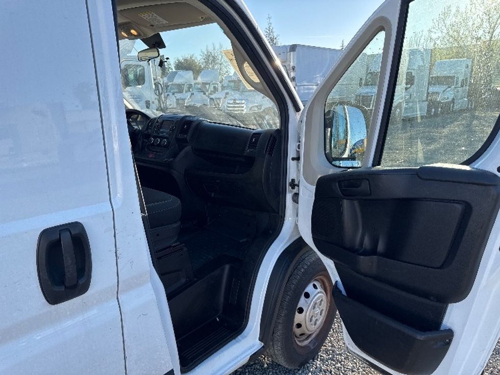 Cargo Van (Panel Van)-Light and Medium Duty Trucks-RAM-2021-PROMASTR-West Sacramento-CA-88,432\n\t\tmiles-$ 26,000 - Image 18