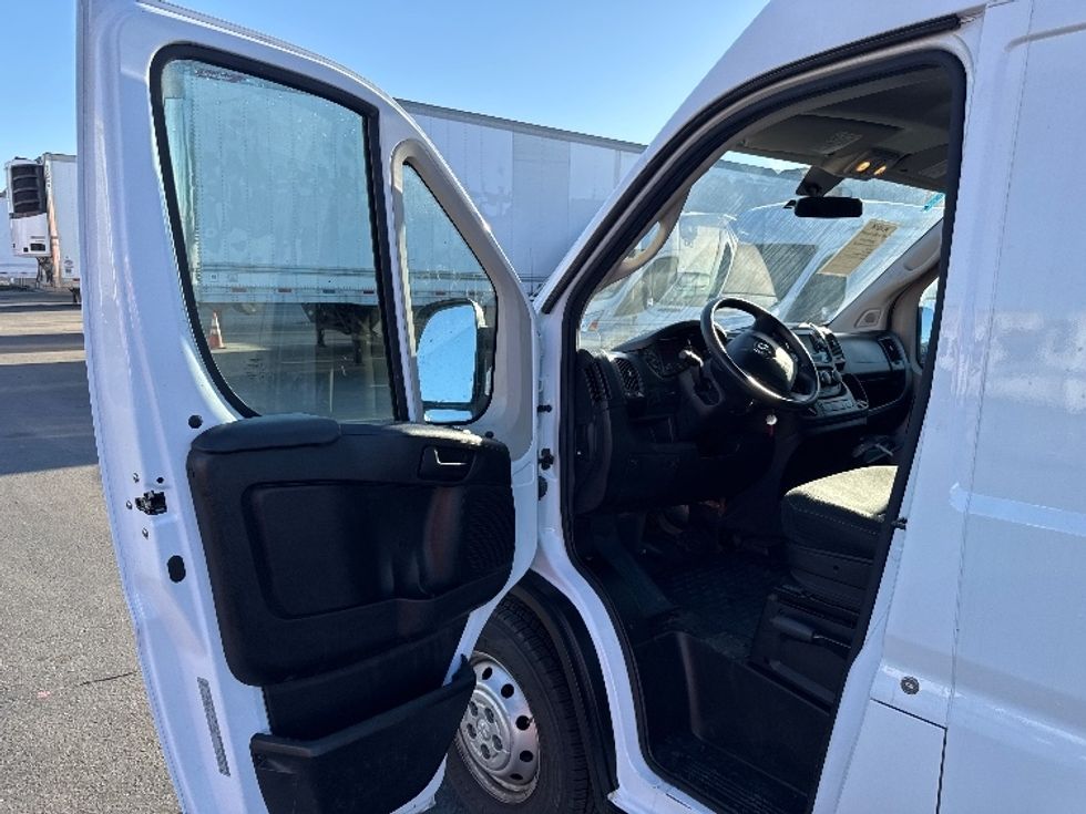 Cargo Van (Panel Van)-Light and Medium Duty Trucks-RAM-2021-PROMASTR-West Sacramento-CA-91,229\n\t\tmiles-$ 25,750 - Image 14