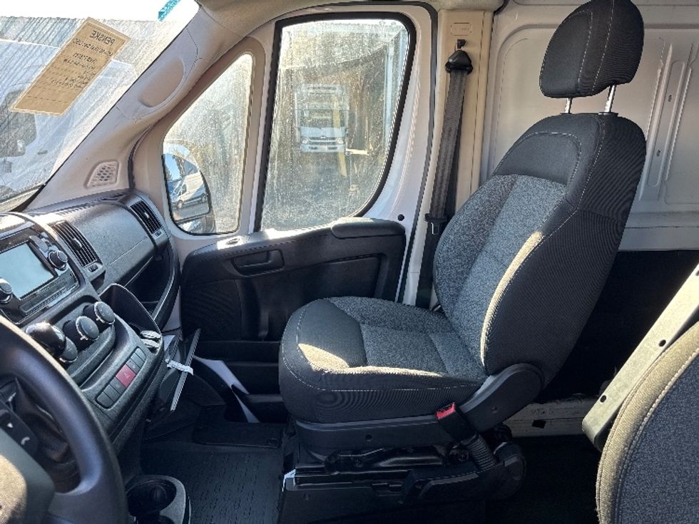 Cargo Van (Panel Van)-Light and Medium Duty Trucks-RAM-2021-PROMASTR-West Sacramento-CA-91,229\n\t\tmiles-$ 25,750 - Image 17