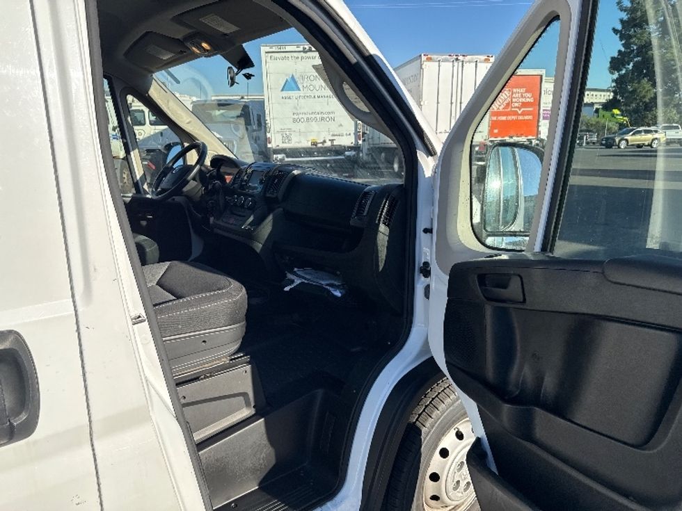 Cargo Van (Panel Van)-Light and Medium Duty Trucks-RAM-2021-PROMASTR-West Sacramento-CA-91,229\n\t\tmiles-$ 25,750 - Image 18