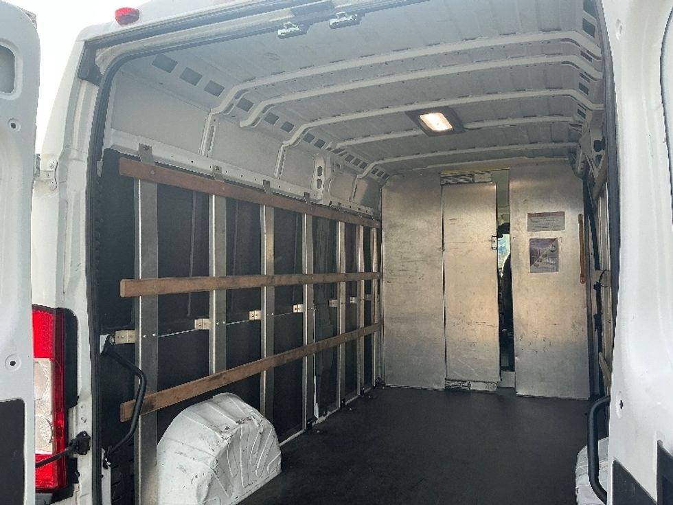 Cargo Van (Panel Van)-Light and Medium Duty Trucks-RAM-2022-PROMASTR-Cincinnati-OH-70,571\n\t\tmiles-$ 36,000 - Image 10