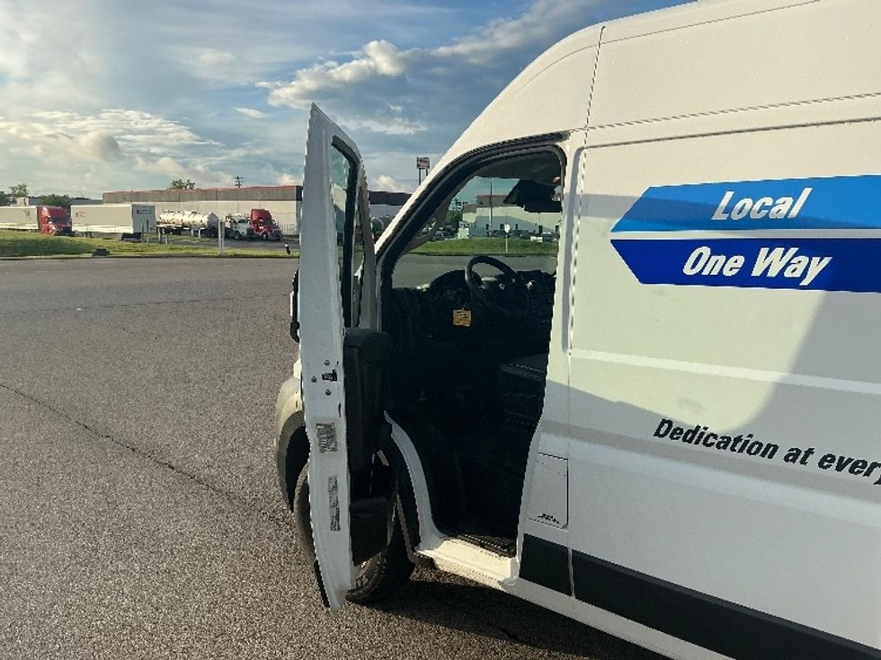 Cargo Van (Panel Van)-Light and Medium Duty Trucks-RAM-2022-PROMASTR-Cincinnati-OH-70,571\n\t\tmiles-$ 36,000 - Image 14