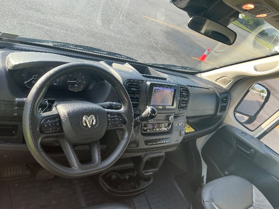 Cargo Van (Panel Van)-Light and Medium Duty Trucks-RAM-2022-PROMASTR-Cincinnati-OH-70,571\n\t\tmiles-$ 36,000 - Image 16
