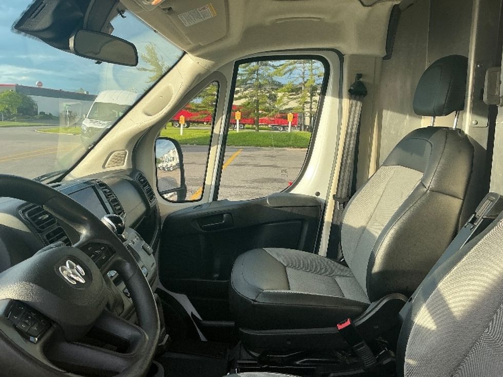 Cargo Van (Panel Van)-Light and Medium Duty Trucks-RAM-2022-PROMASTR-Cincinnati-OH-70,571\n\t\tmiles-$ 36,000 - Image 17