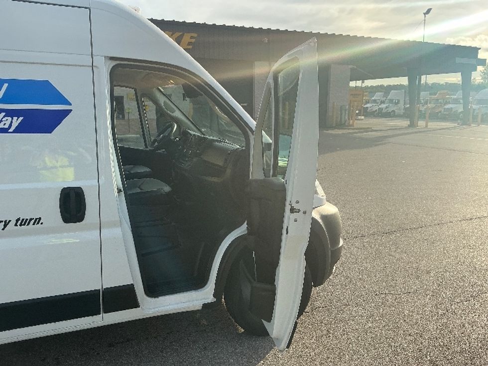 Cargo Van (Panel Van)-Light and Medium Duty Trucks-RAM-2022-PROMASTR-Cincinnati-OH-70,571\n\t\tmiles-$ 36,000 - Image 18