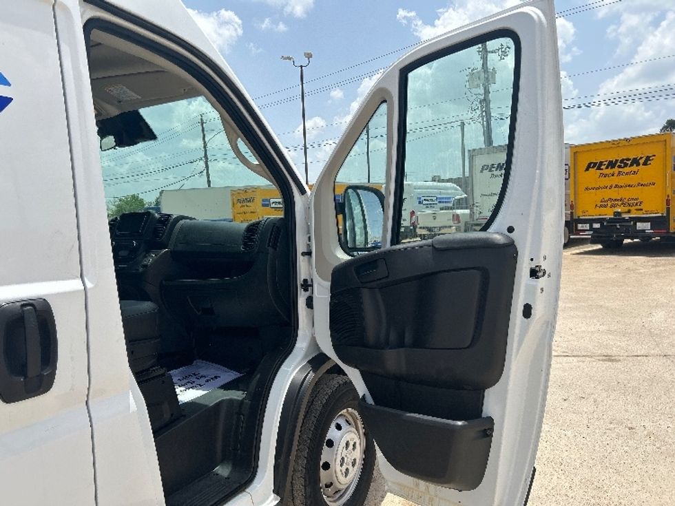 Cargo Van (Panel Van)-Light and Medium Duty Trucks-RAM-2022-PROMASTR-Katy-TX-21,950\n\t\tmiles-$ 40,000 - Image 20
