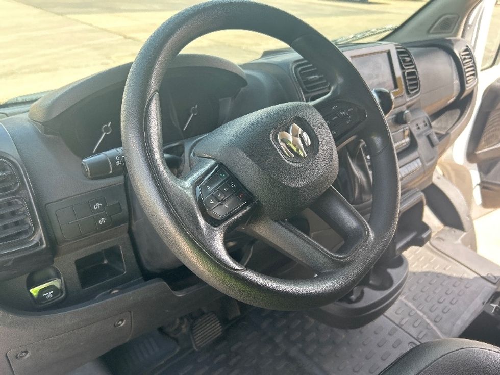 Cargo Van (Panel Van)-Light and Medium Duty Trucks-RAM-2022-PROMASTR-Lubbock-TX-162,572\n\t\tmiles-$ 10,500 - Image 17