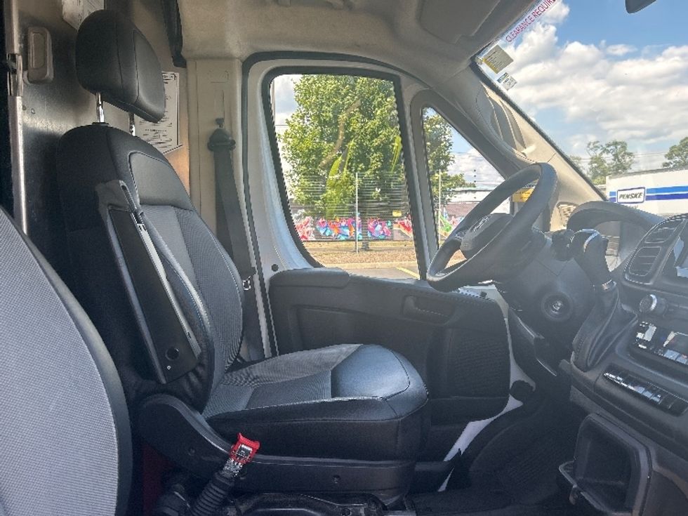 Cargo Van (Panel Van)-Light and Medium Duty Trucks-RAM-2022-PROMASTR-Springfield-MA-51,121\n\t\tmiles-$ 36,000 - Image 19